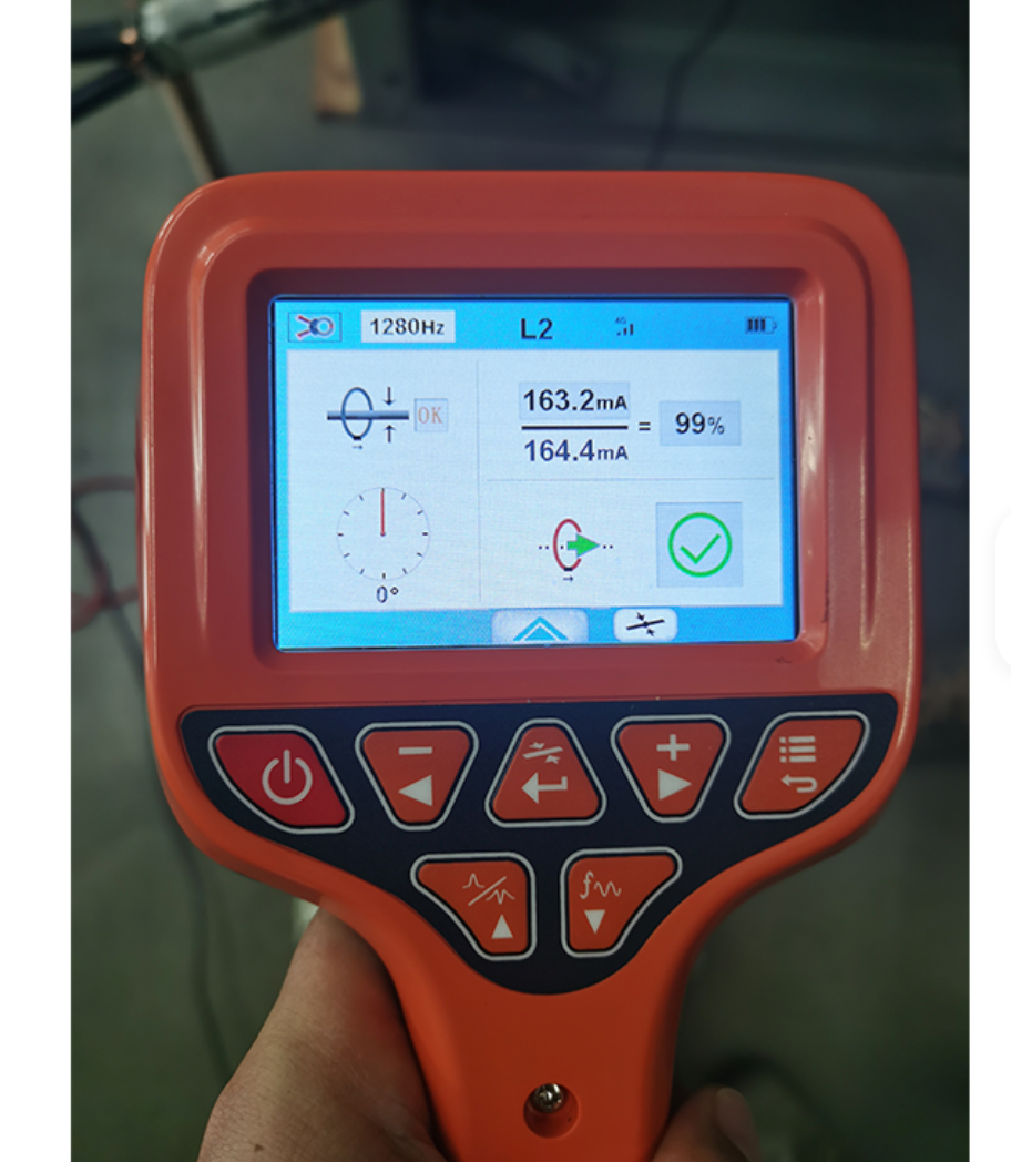 R30 Underground Cable & Pipeline Locator